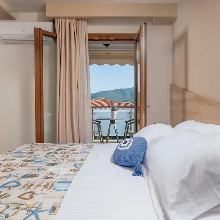 Stavros Compass * Sarti