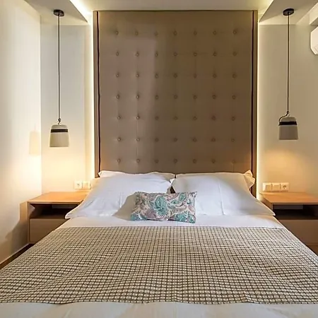 Stavros Compass Hotel