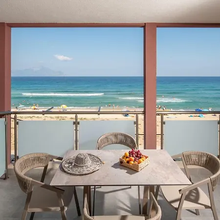 Stavros Compass فندق *