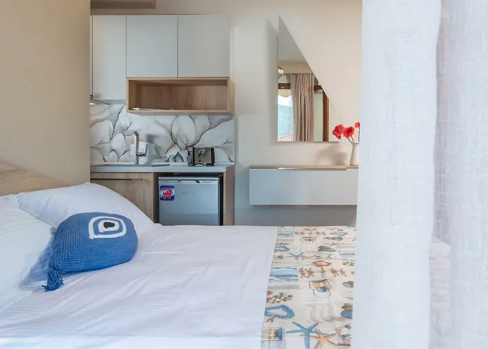 Stavros Compass * Sarti