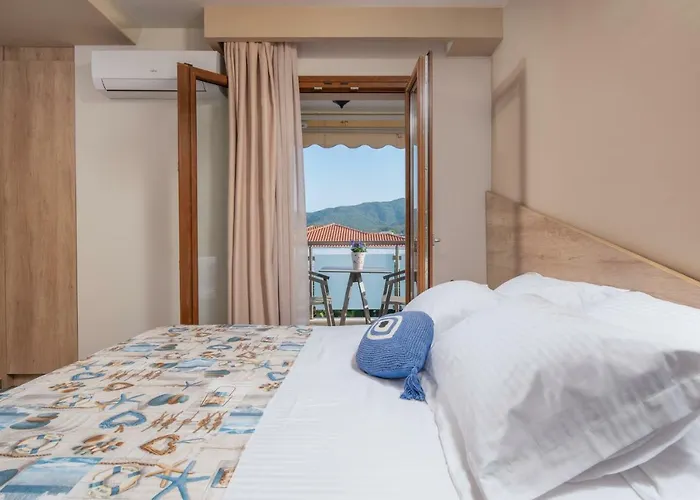 Stavros Compass * Sarti