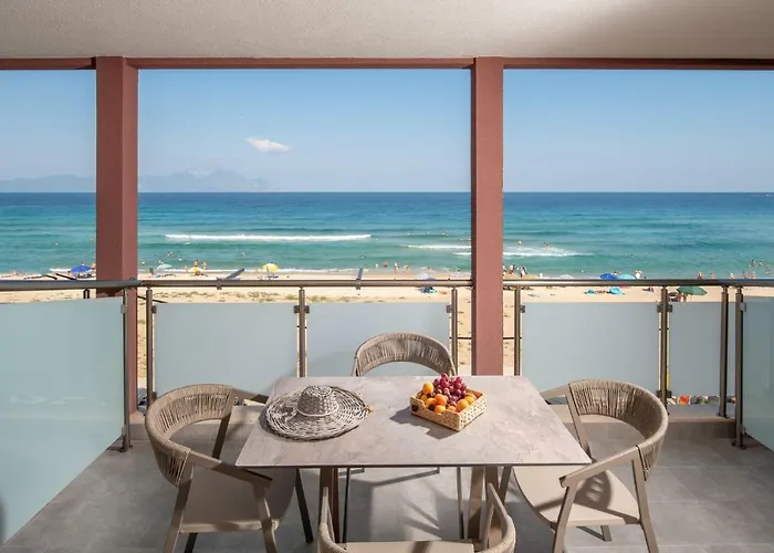 Stavros Compass Hotel *